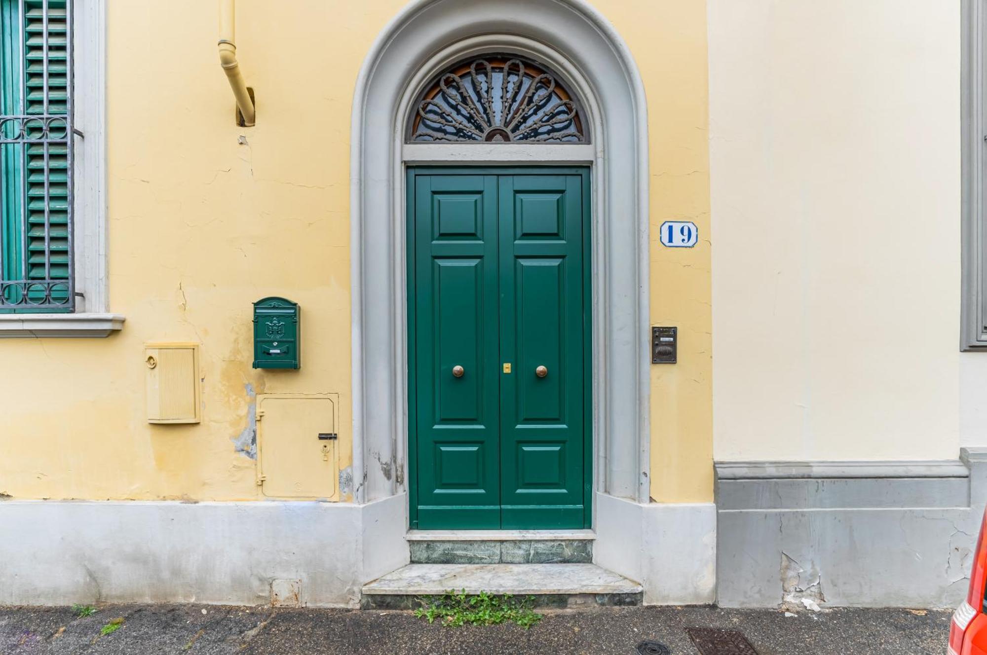 Bright Apartment With Private Garden And Balcony Florença Exterior foto